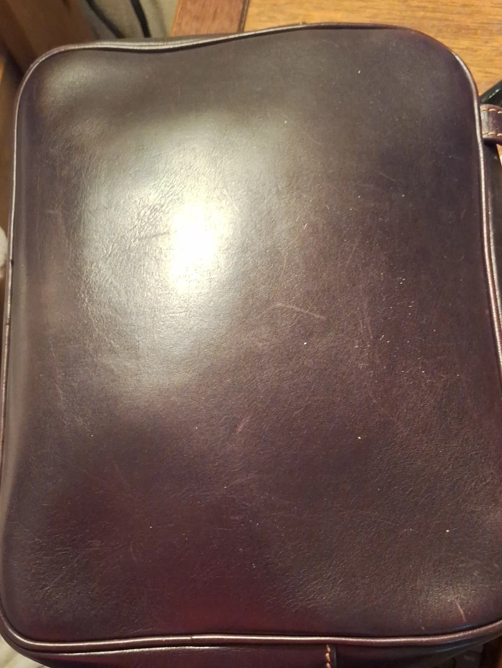 KATE SPADE BROWN LEATHER PURSE.